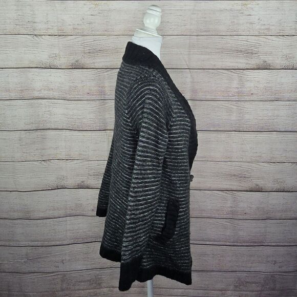 Carve Designs Women's Wool Blend Shawl Black White Striped Cardigan XL - Picture 5 of 8